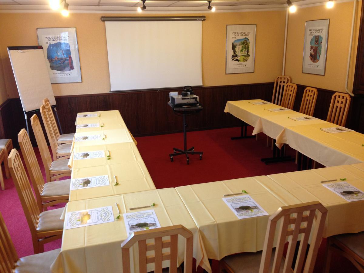 Logis Hotel Restaurant Du Lion D'Argent Et Des Tanneries Ла-Шатр Экстерьер фото